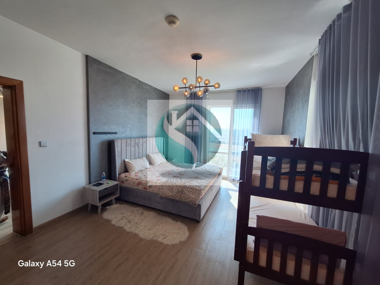 fully furnished 2bedroom with 2 parkings for rent