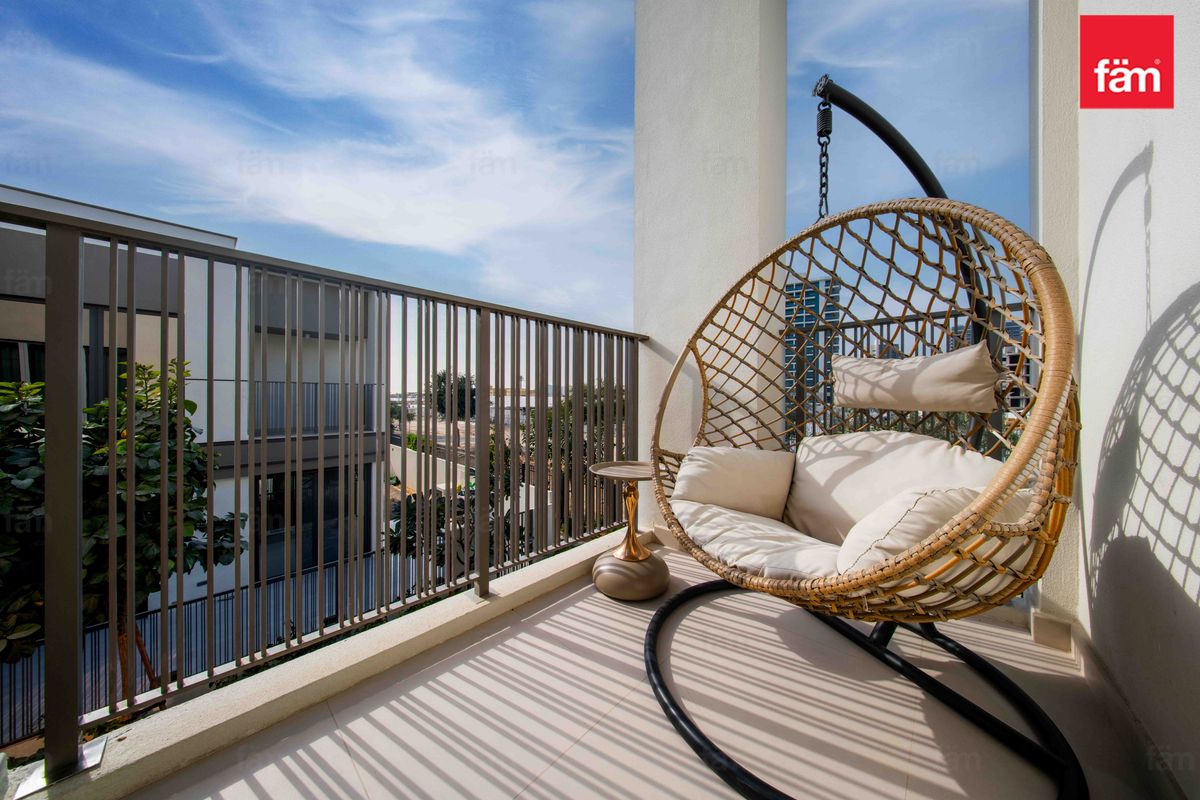 4 Br Corner Townhouse In Aura Gardens