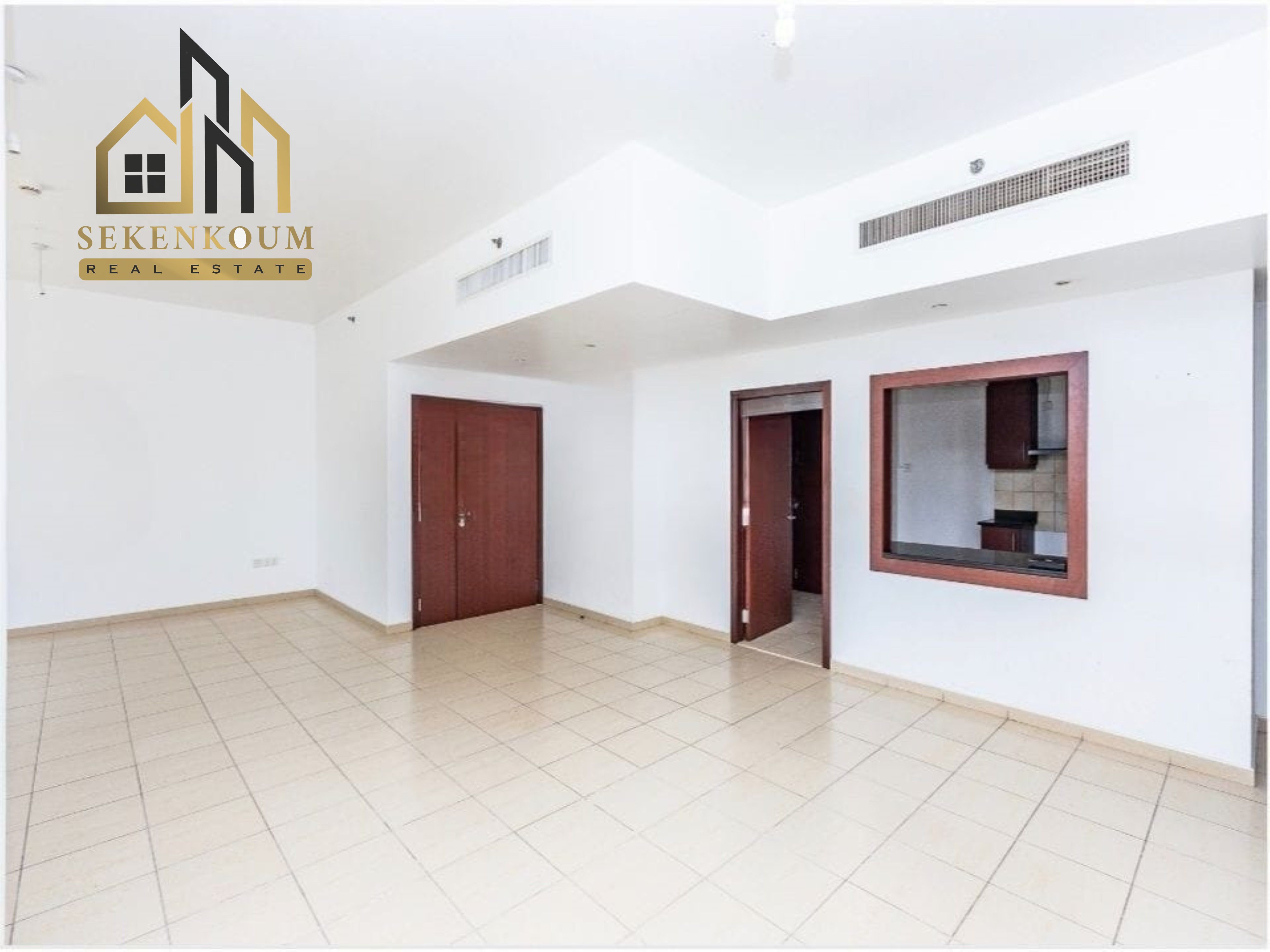 Stunning Views - Very close to beach - Vacant