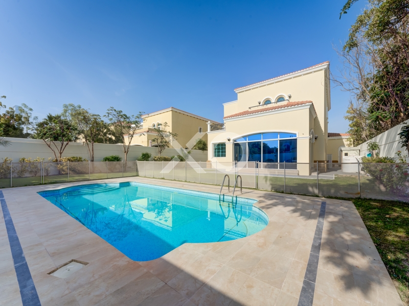 PRIVATE POOL | VACANT | SINGLE ROW