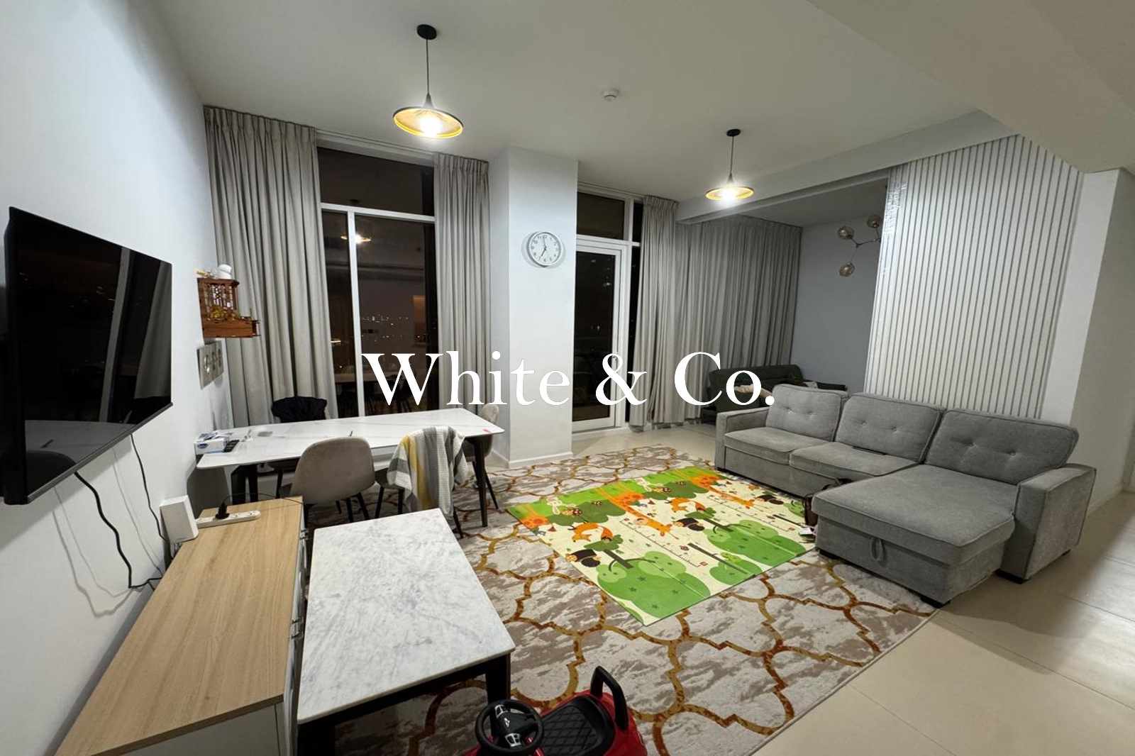 Close to Metro | Mid Floor | Tenanted