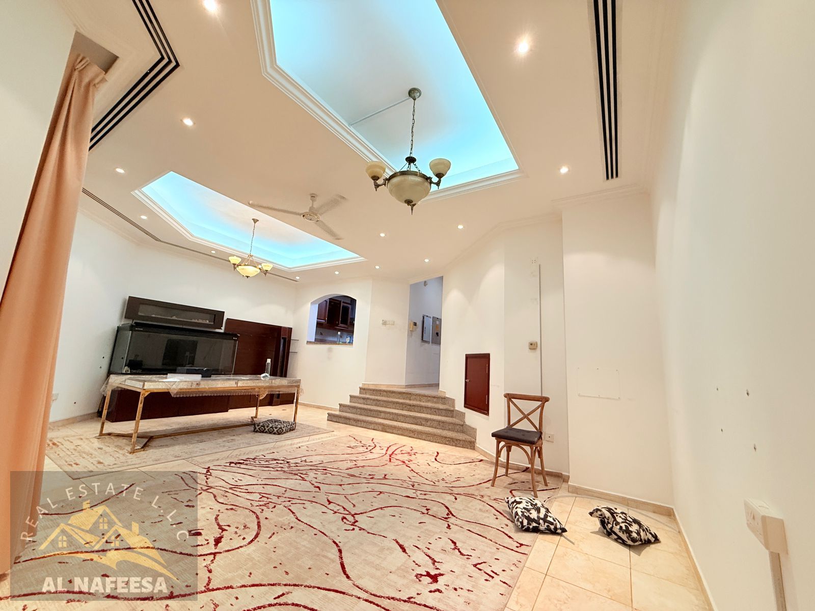 HOT DEAL 3 MASTER BEDROOM WITH TV LOUNGE VILLA MIRDIF SHARED POOL