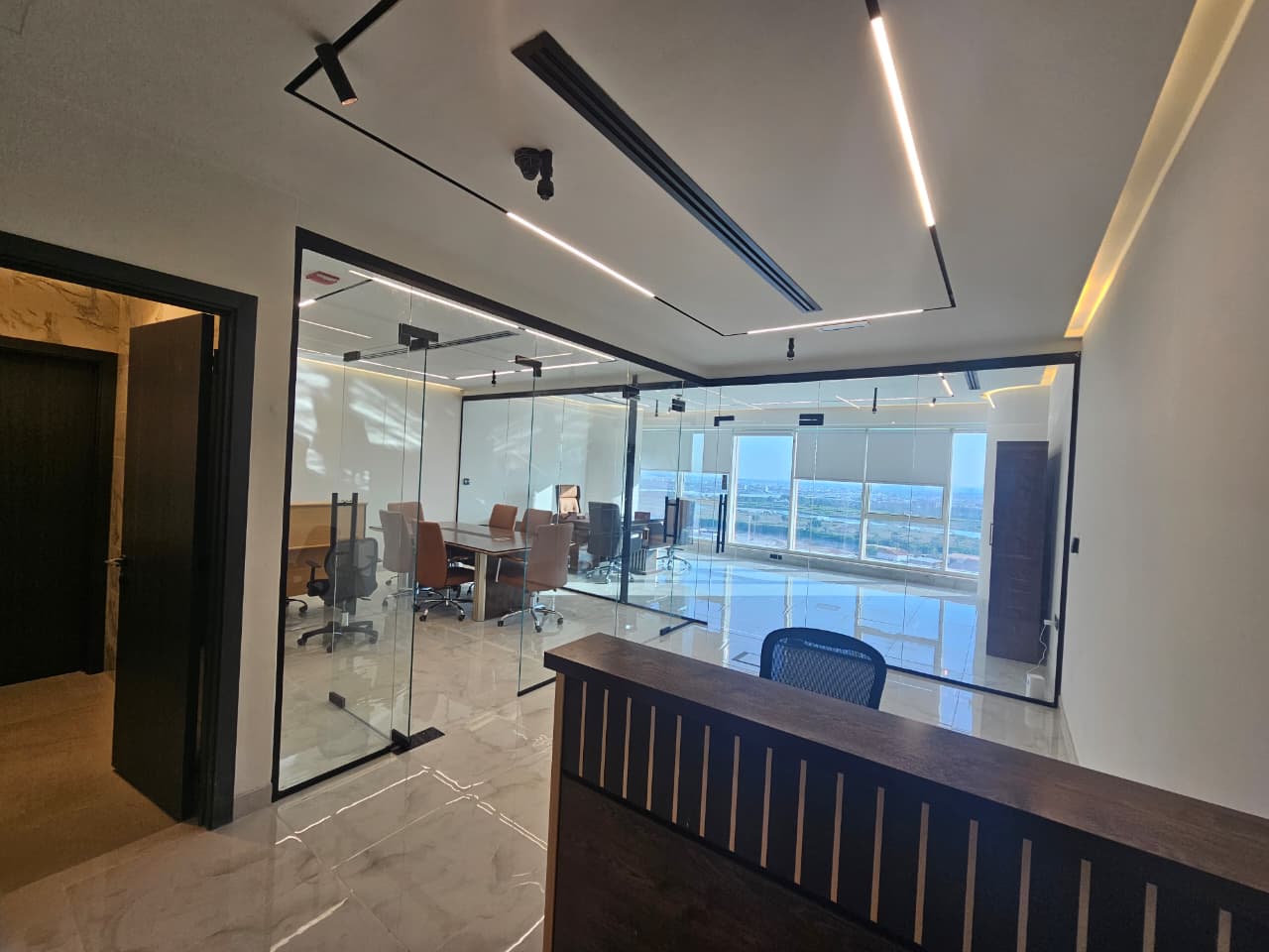 FULLY FITTED OFFICE | DECORATED SPACE | VACANT