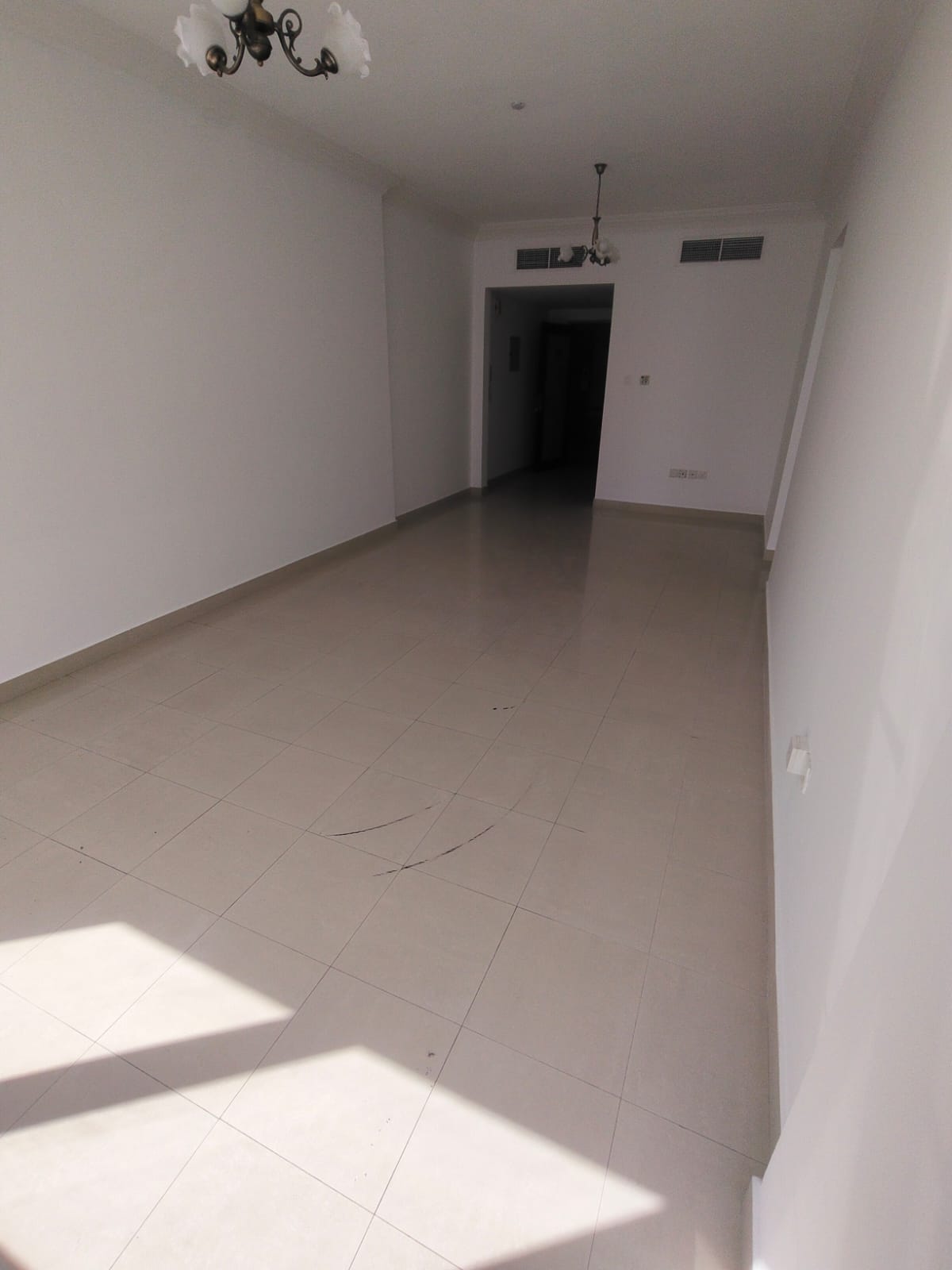 Spacious Apartment in a Prime Location Location: Al Taawun – Close to the Corniche 1 Bedroom + Living Room (Spacious Layout) 2 Bathrooms
