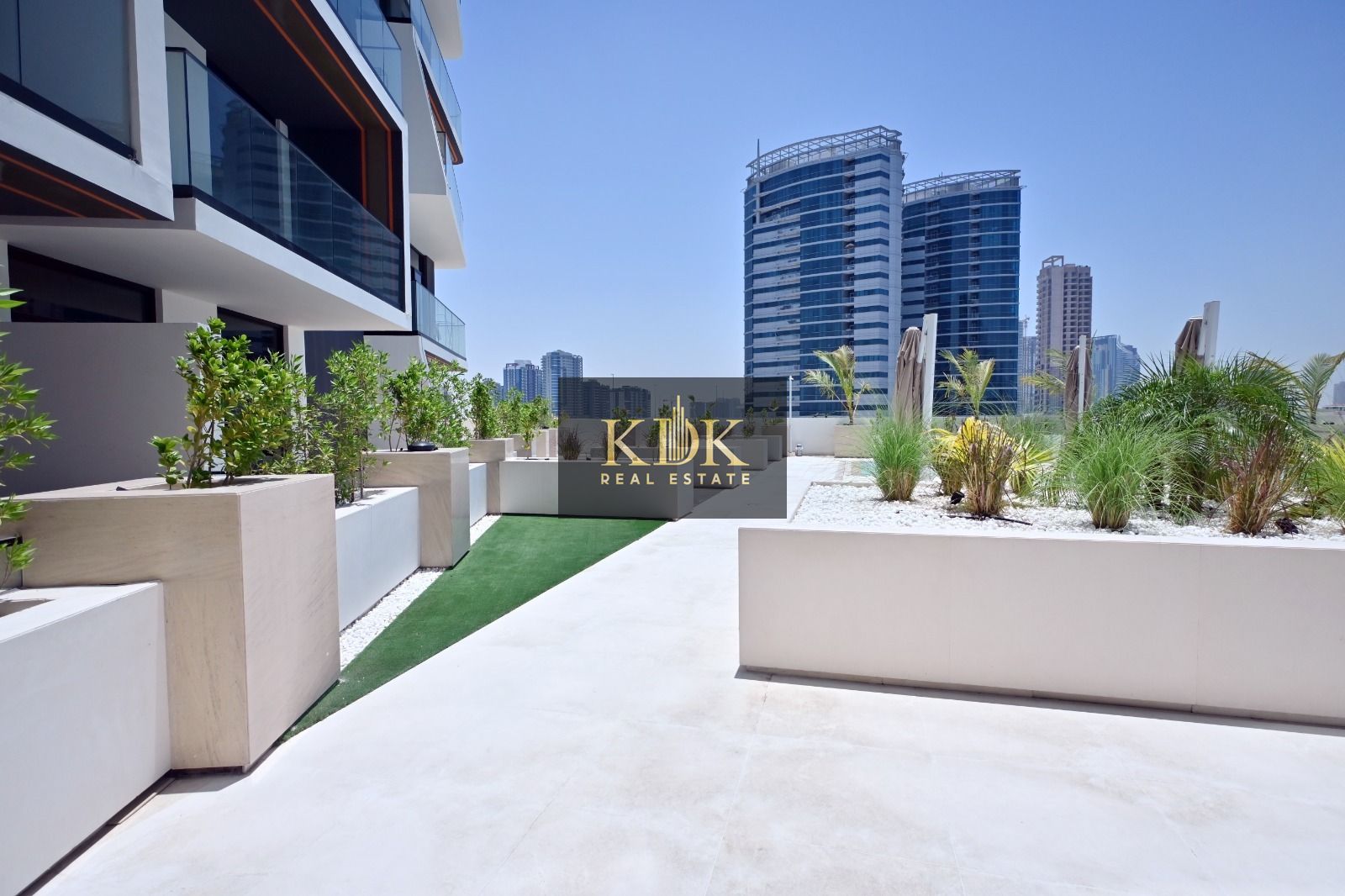 Fitted Kitchen | Community View | Higher Floor