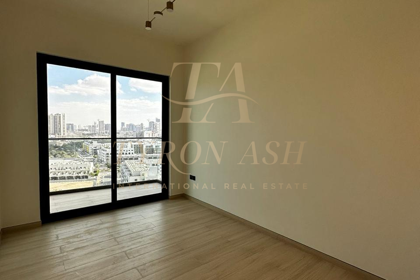 FULLY UNFURNISHED | READY TO MOVE | MODERN
