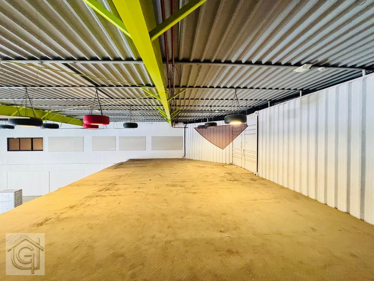 Main Road Showroom Cum Warehouse for Rent – Al Qusais, Dubai.
