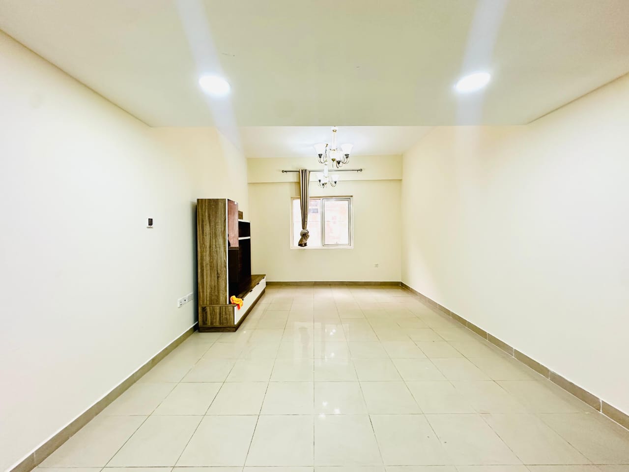 Luxury 1bhk no Deposit rent 40k 4cheque payment Near by al nahda park only for family