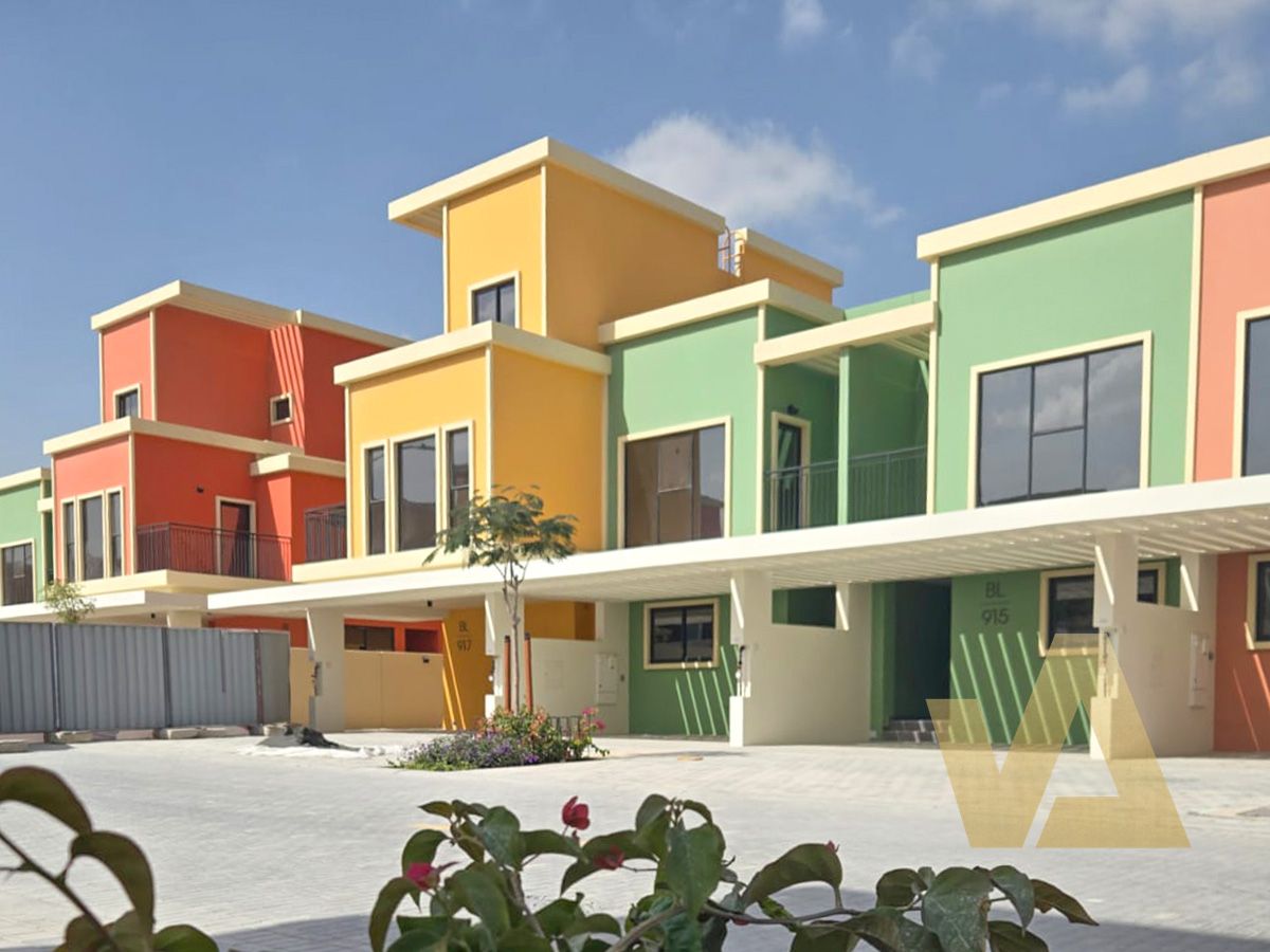 Exclusive I 4BR Single Row I Semi furnished