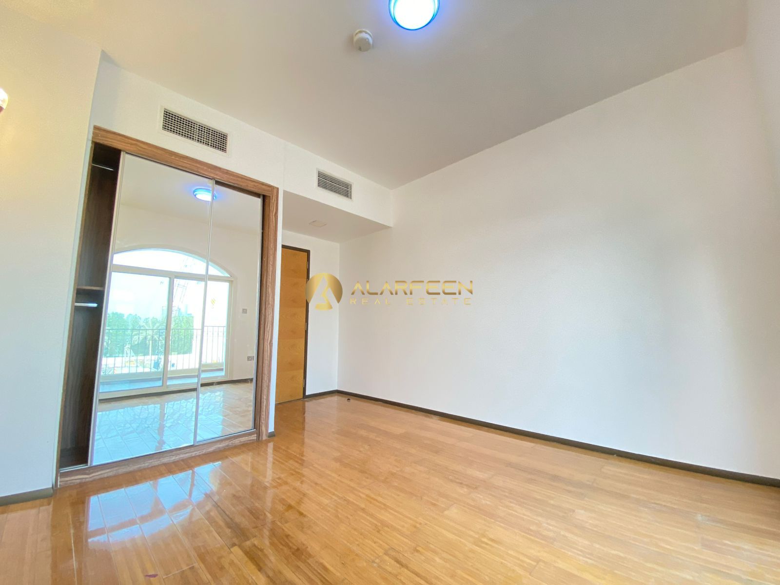 4BR+Maidroom | Prime Location | Community View