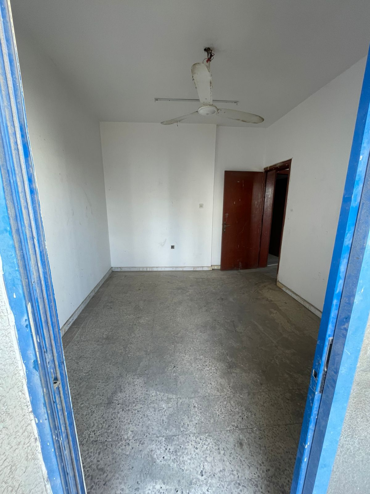 For Rent (Bachelor Accommodation) – Direct from Owner Umm Al Tarafa, Sharjah Near Nesto – Prime Location 2 Bedrooms + Living Room 1 Bathro