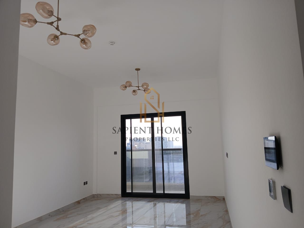 Spacious Layout | High Quality Finish I Ready to Move