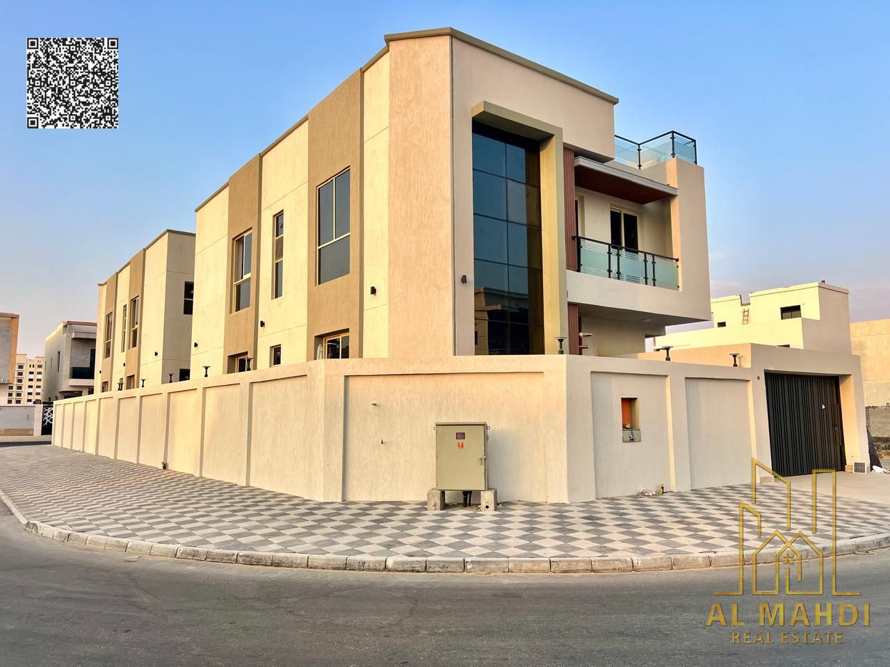 Luxury villa, g +2 directly on the main street