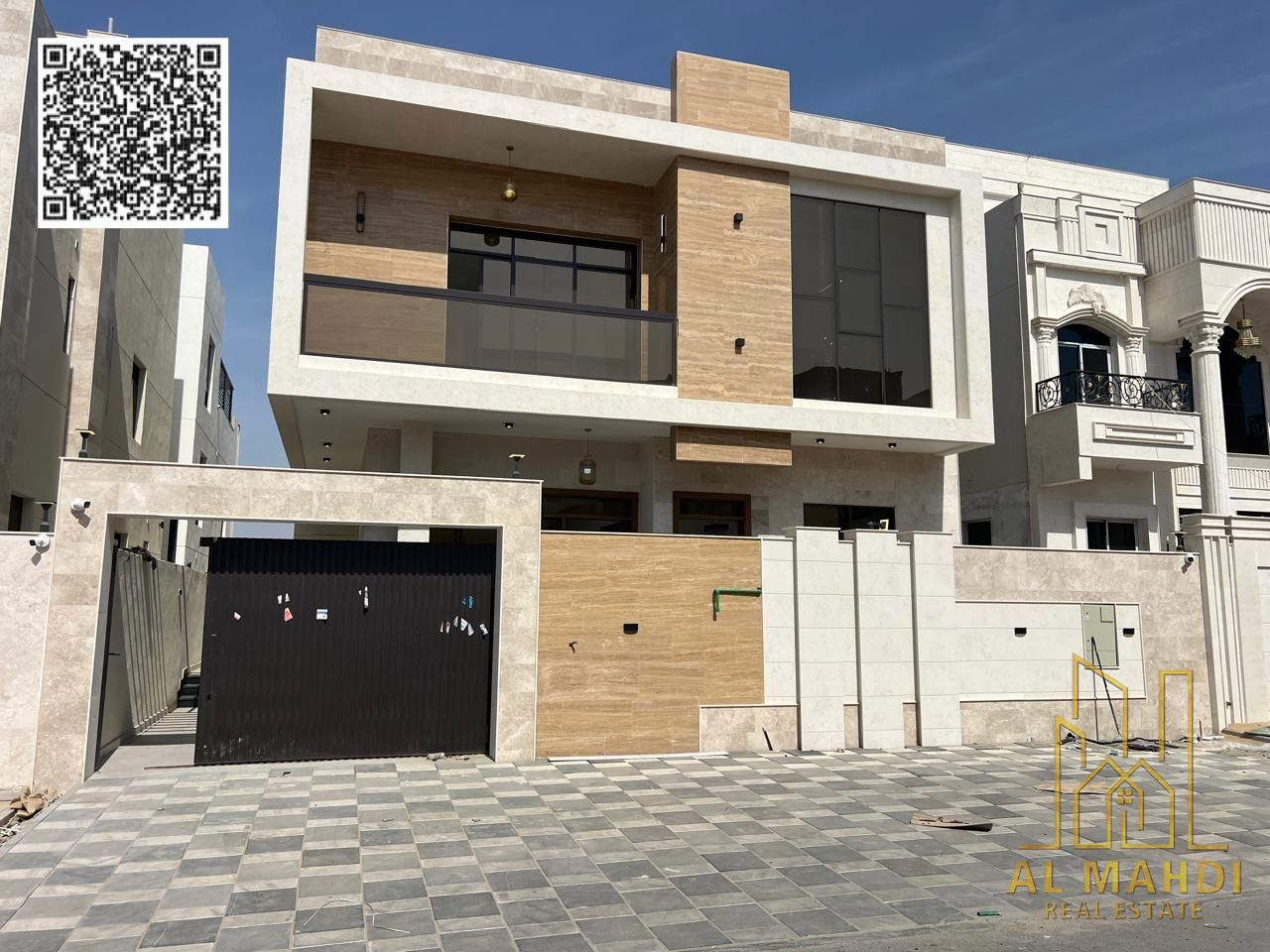 Villa directly from the owner, custom-finished, on a main street close to all services. Freehold ownership for all nationalities, no down payment, in