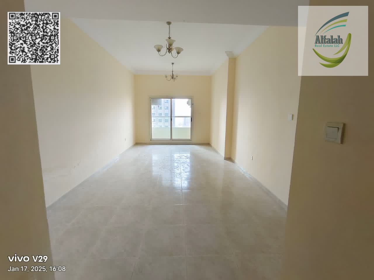 Affordable Large 2BHK | Balcony | 1410 Sqft | Paradise Lake C4
