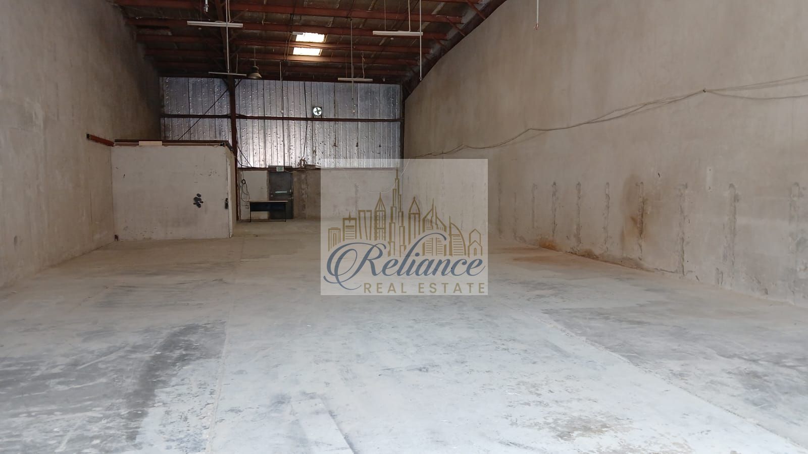 BIG SPACIOUS WAREHOUSE with Loading & Unloading area