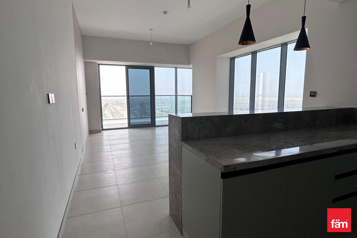 Golf View / High Floor / Negotiable / Brand New