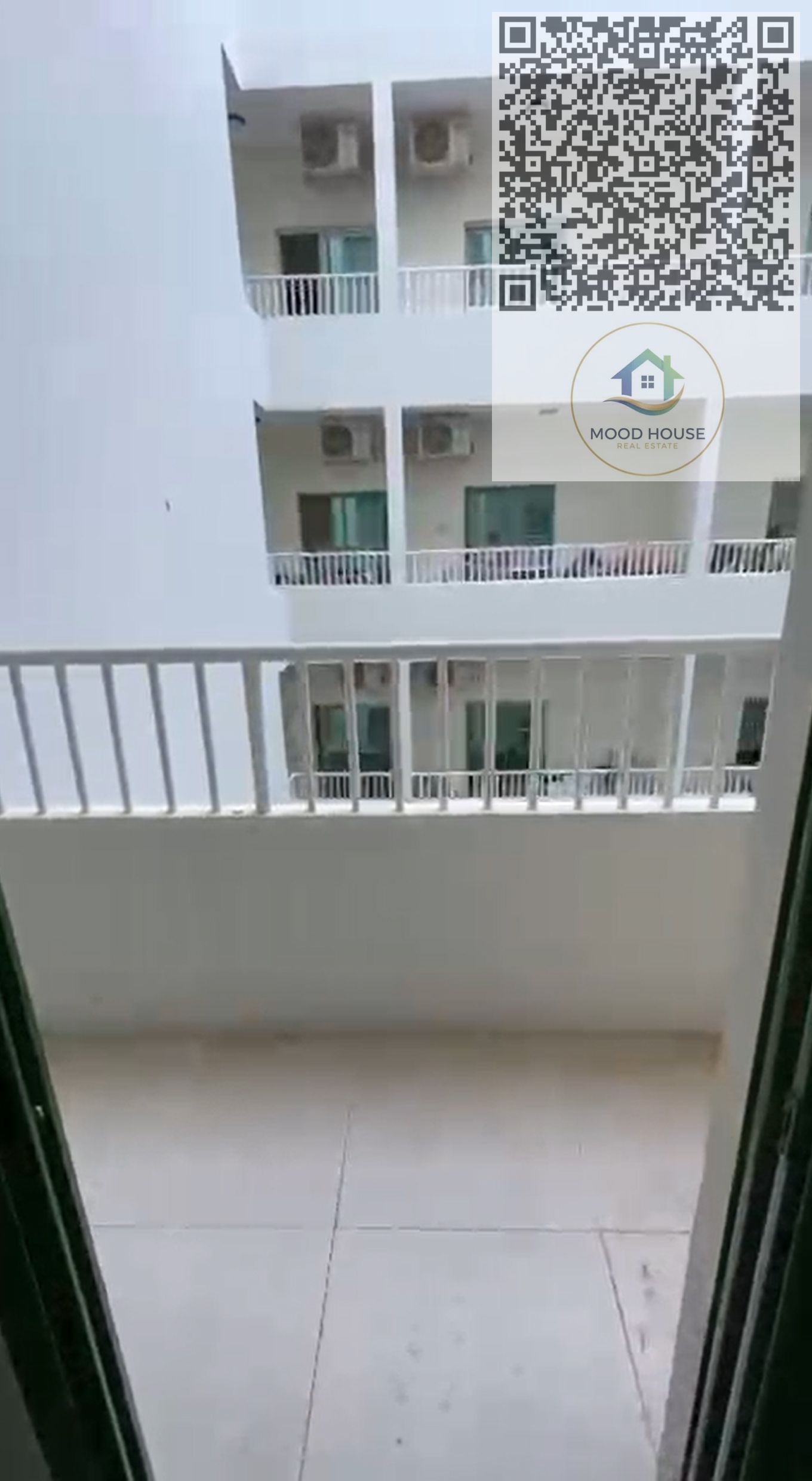Studio for sale directly from the owner, with no commission. The property is located in Smart Tower, Al Amerah area. The tower enjoys a strategic loca