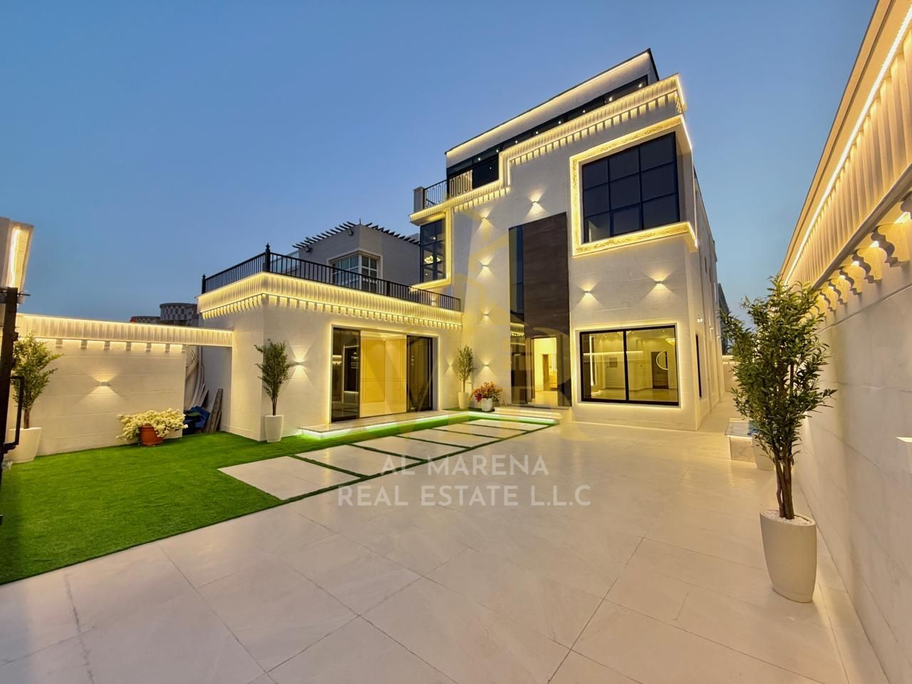 Luxury Villa for Sale – Modern Design and Spacious Spaces in a Strategic Location