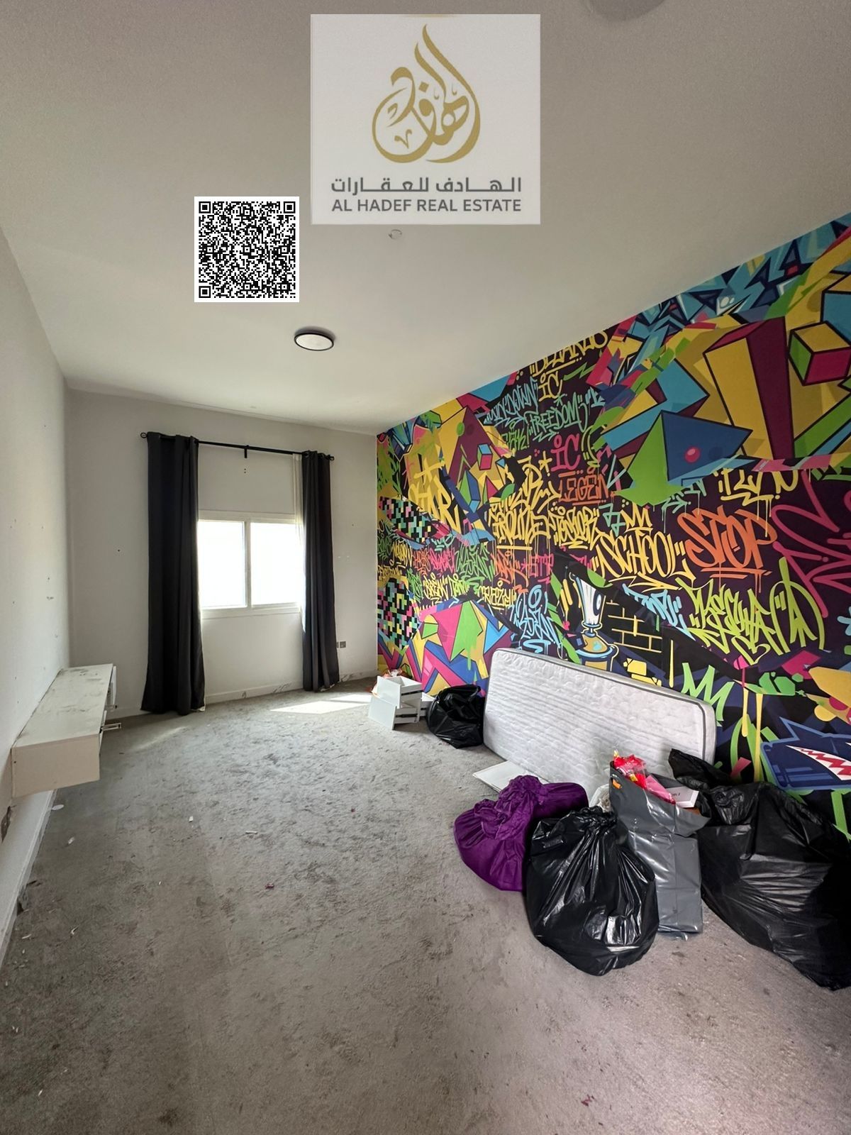 One-bedroom apartment with a living room, annual rent, with a private rooftop and parking.