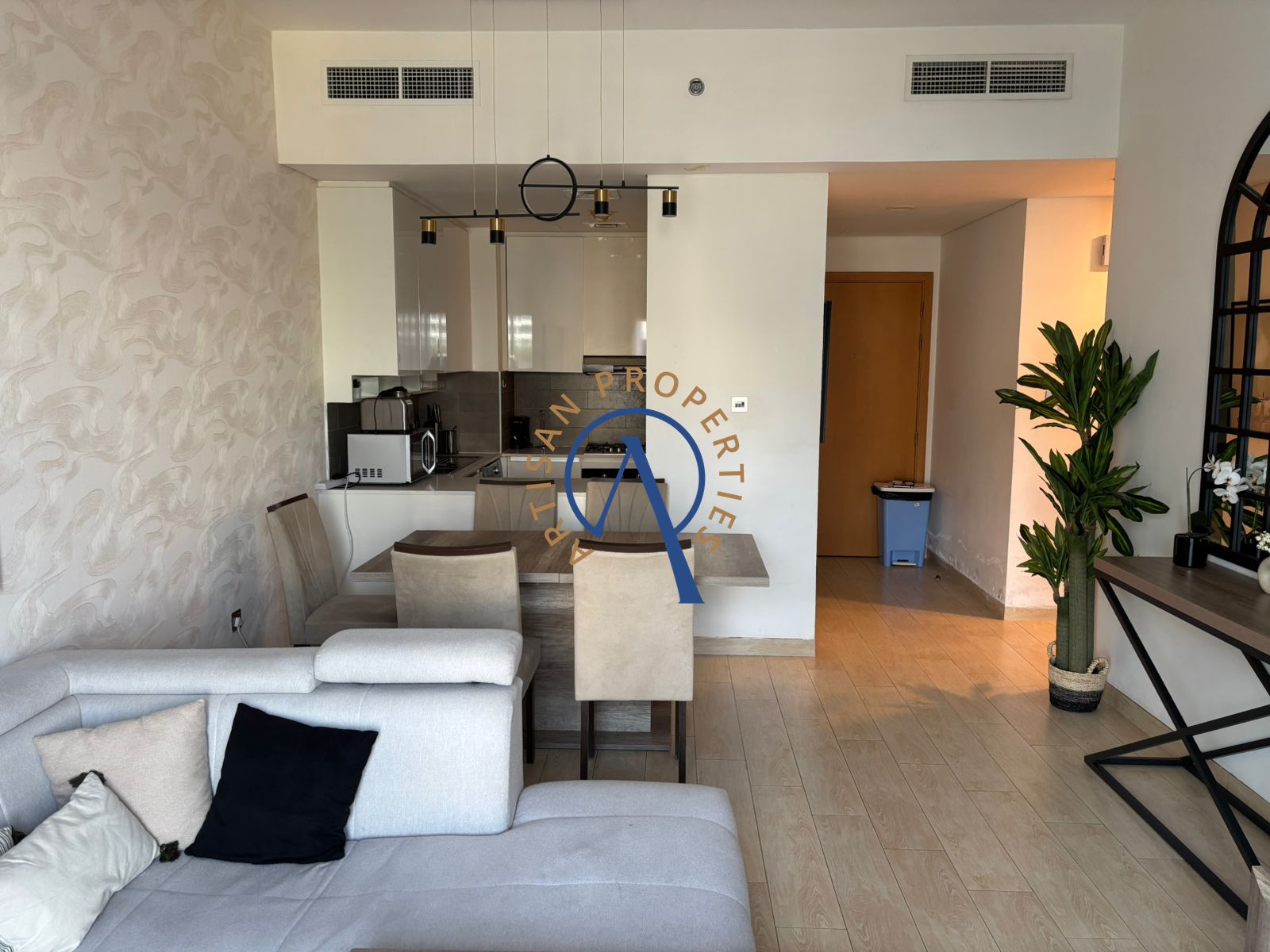 FULLY FURNISHED | AVAILABLE FROM MARCH | CALL NOW
