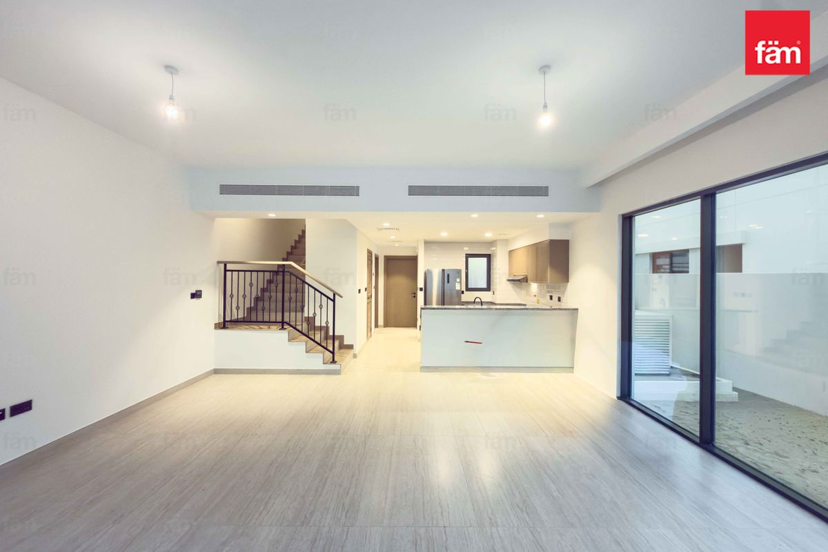 Spacious | Santorini Style | Corner Townhouse