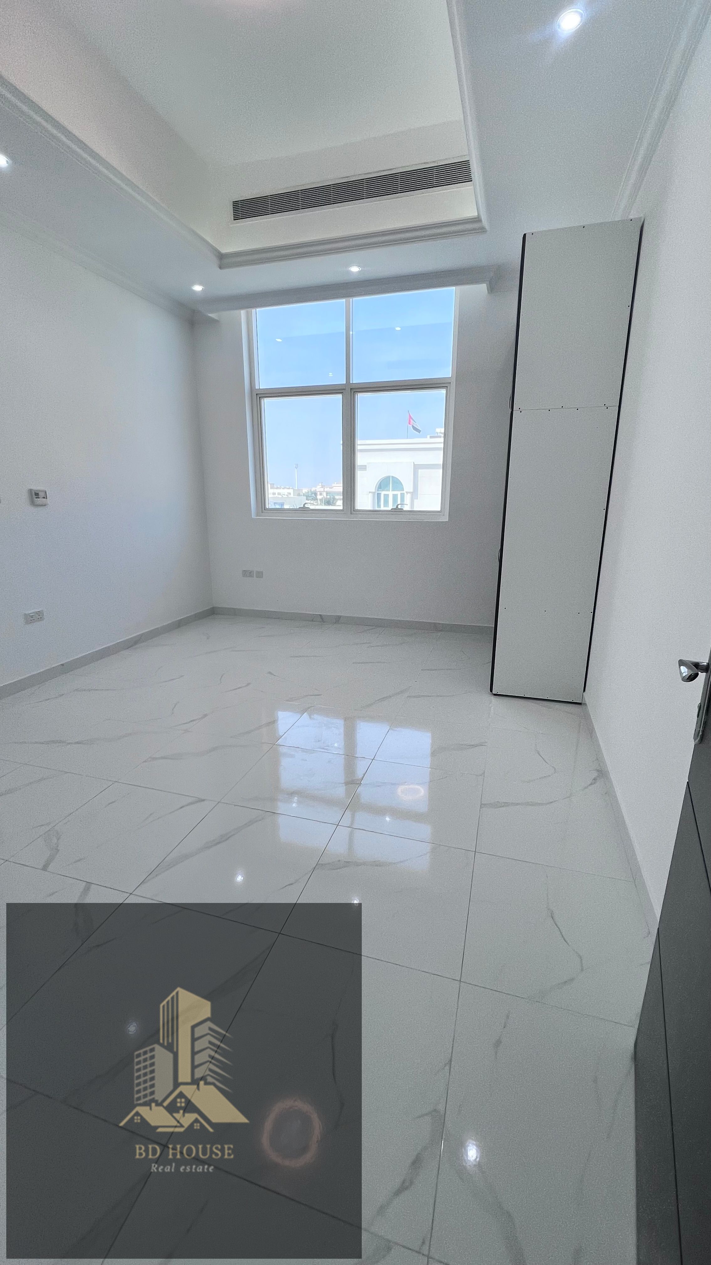 EXCLUSIVE 1BHK PROPER APARTMENT AVAILABLE IN SHABIYA 09 (ASIANS ONLY)