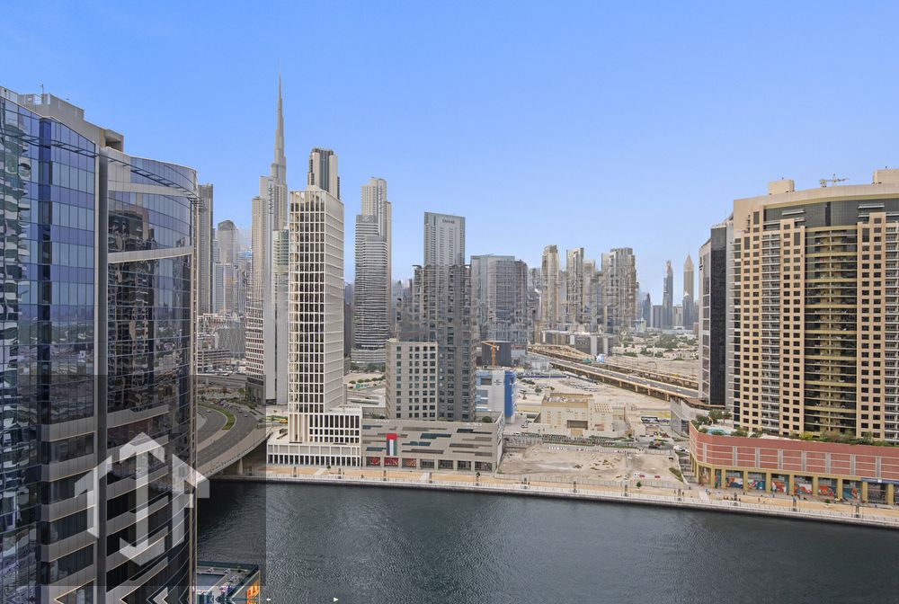 High Floor | Burj & canal View | Spacious unit