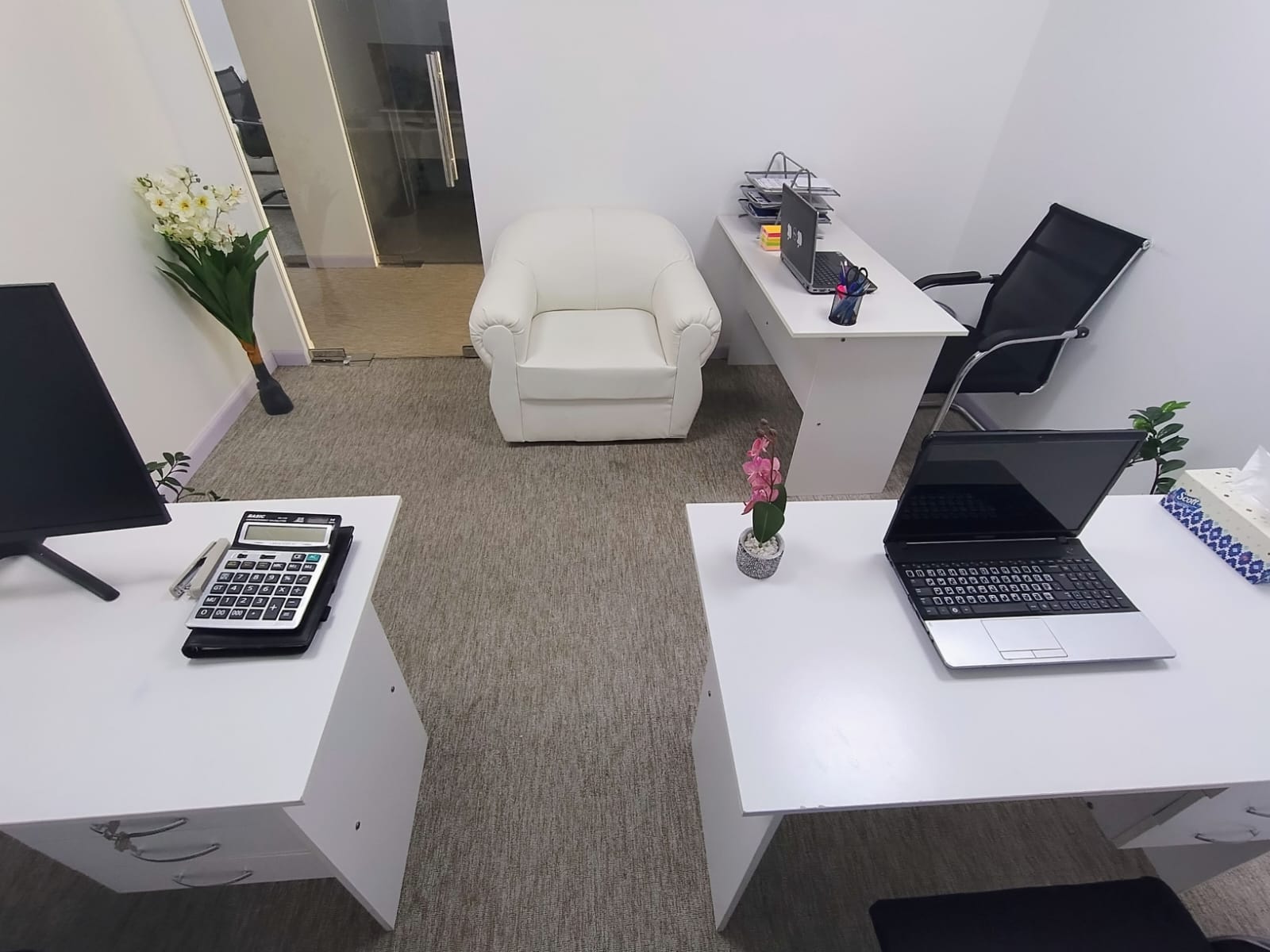 Rent with confidence today| Fully fitted office for lower prices