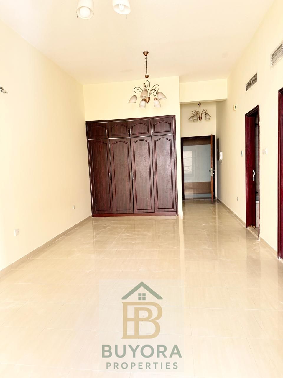 SPACIOUS CENTRAL A/C 1BHK+WITH BALCONY AND PARKING - MANKHOOL- NEW REFFA - NEAR NEW GOLD SOUQ BUILDING 70K ONLY