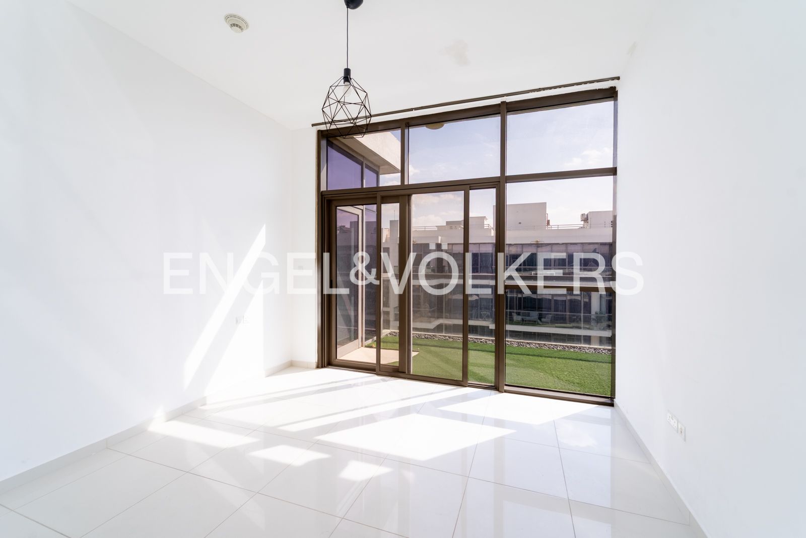 Golf View | Real Unit | TOP Floor | Vacant