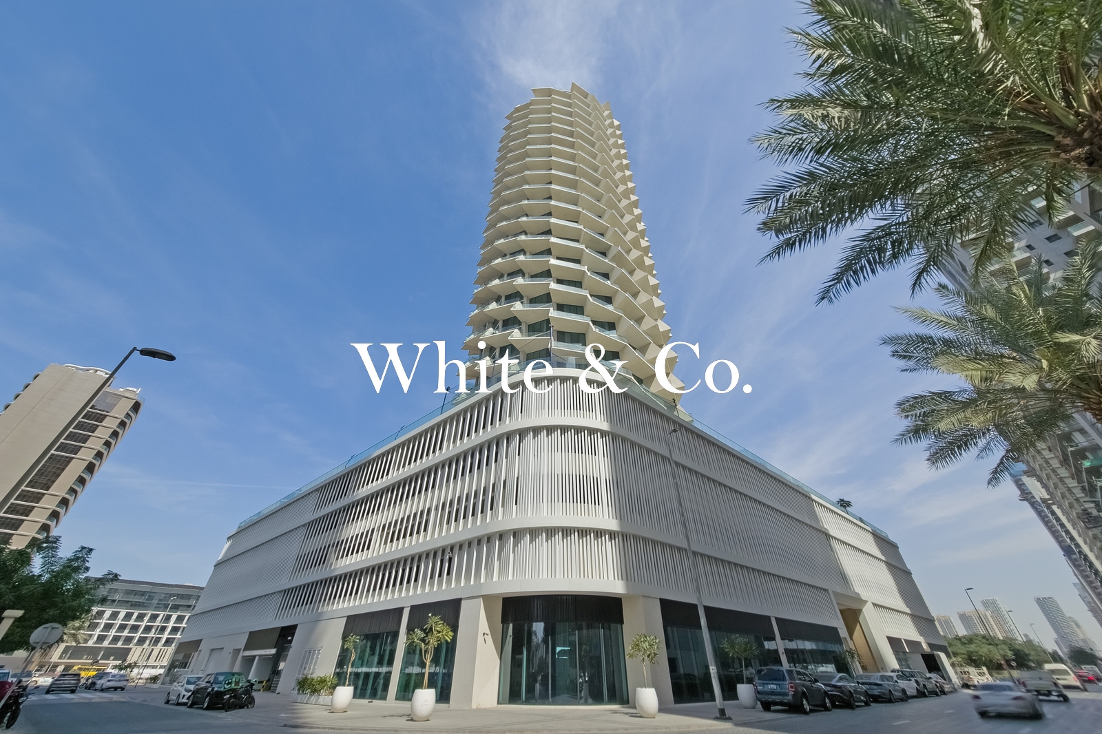 CORNER UNIT | MOVE-IN READY | RESTAURANT POSSIBLE
