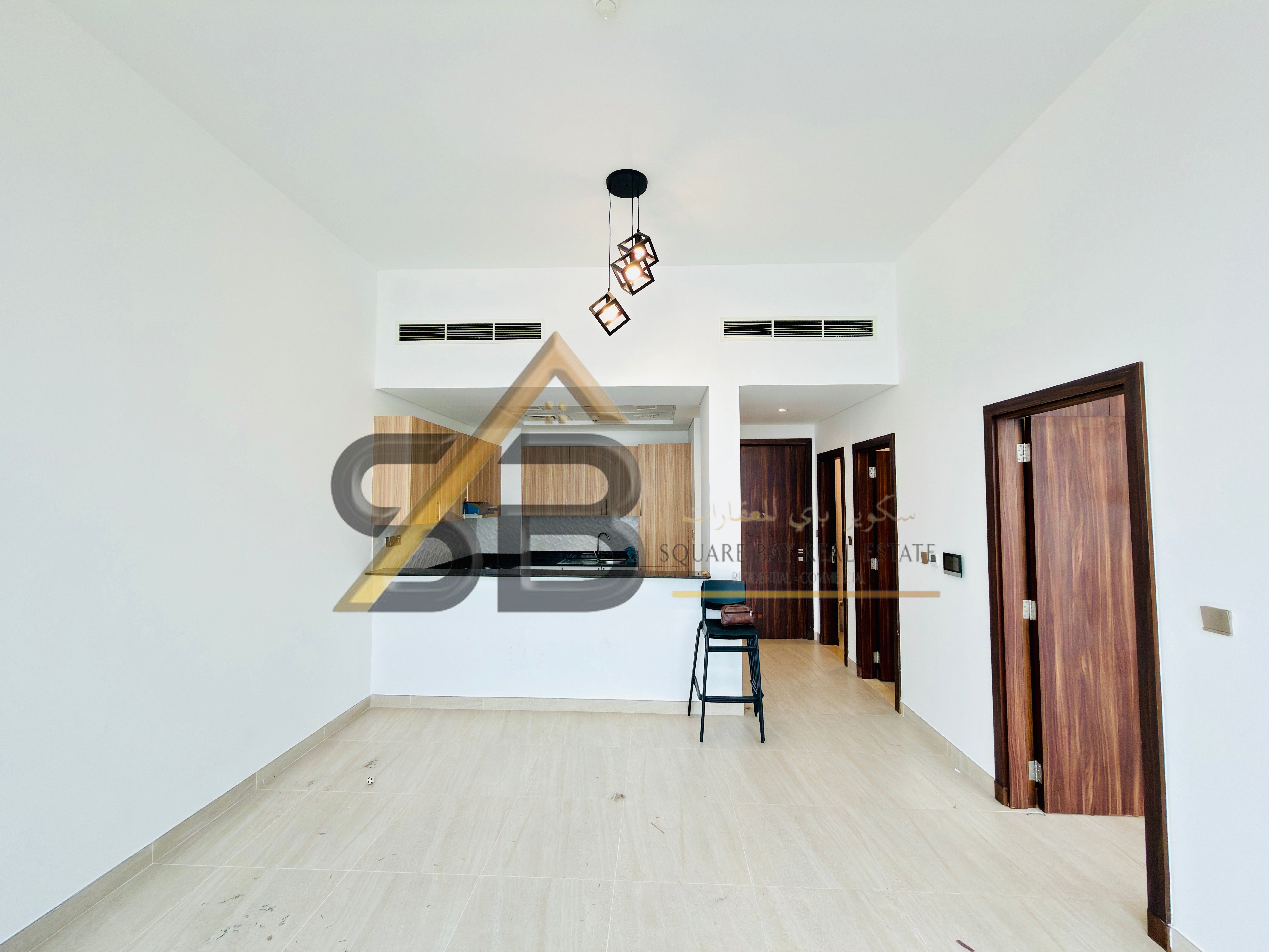 Hot offer|Semi-Furnished 1BHK|Very Close To World trade Metro|