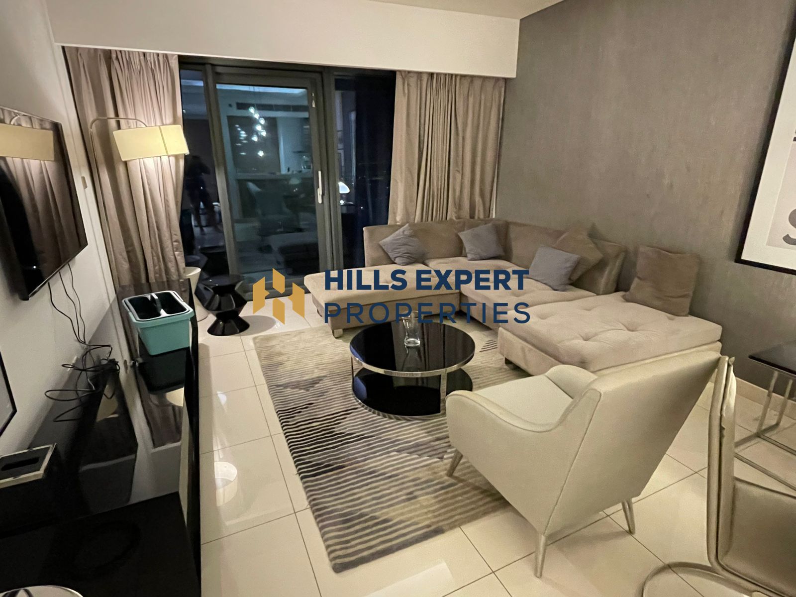 FULLY FURNISHED , WELL MAINTAINED 1 BHK AVAILABLE FOR RENT
