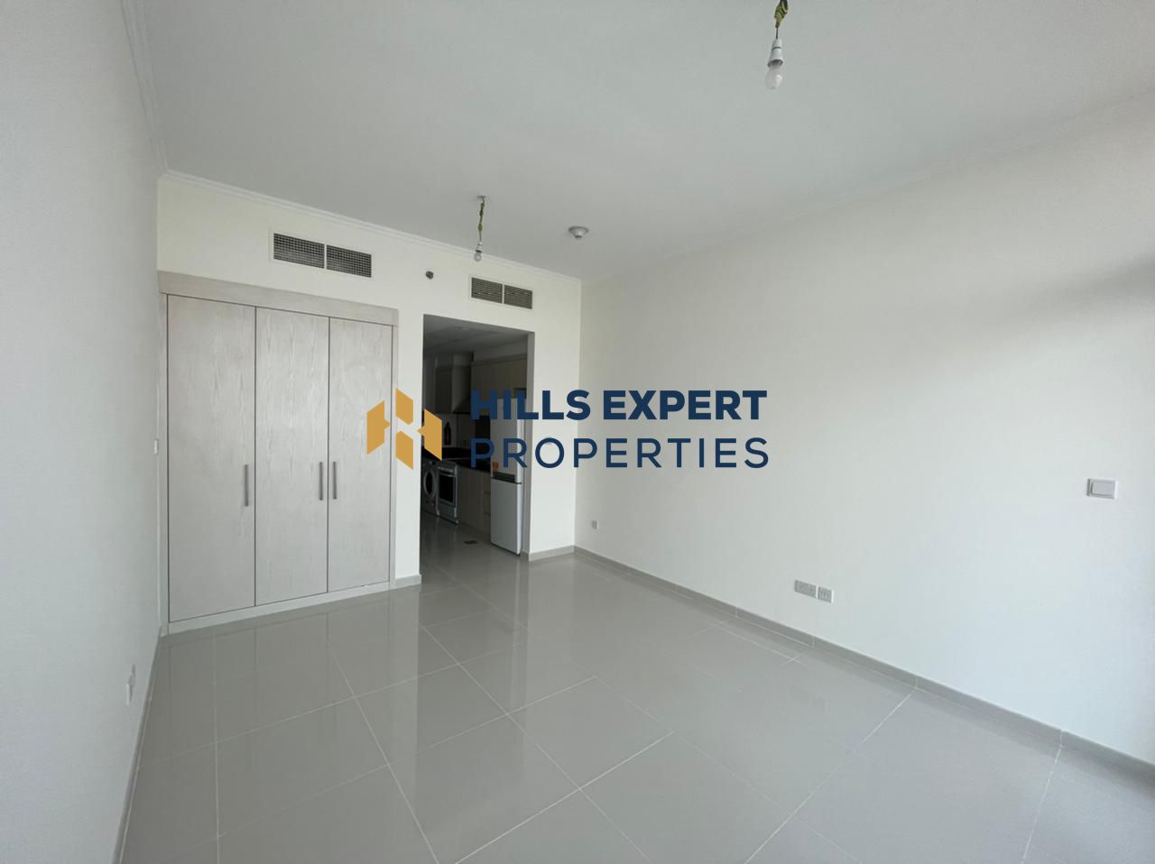 UNFURNISHED STUDIO | VACANT | AMAZING DEAL