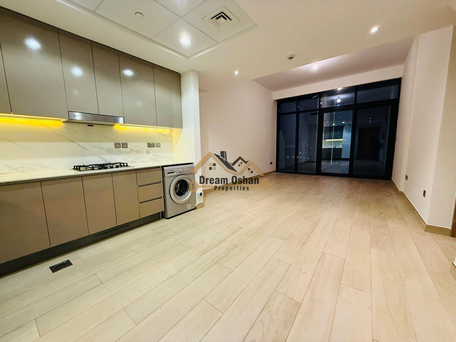 Rare And Big Layout Of Community - Pool View