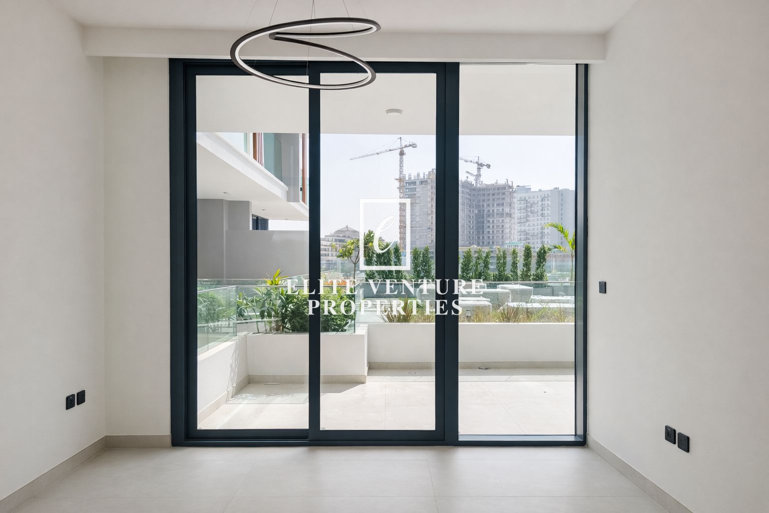 MODERN 1-BHK+LAUNDRY | PRIME LOCATION | SPACIOUS