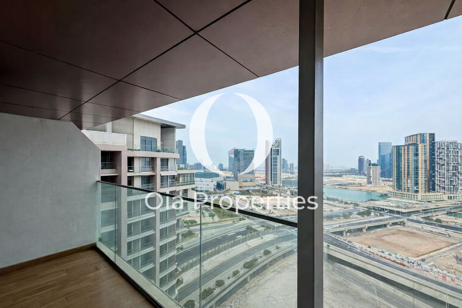 Junior 1BR | Stunning Canal and City View | Vacant