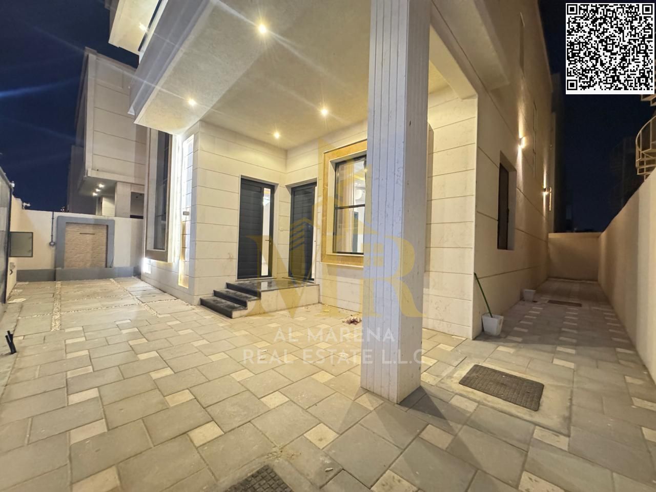 A villa with a price including registration fees, electricity, water and air conditioning on the main street, ready to live in in the most prestigious