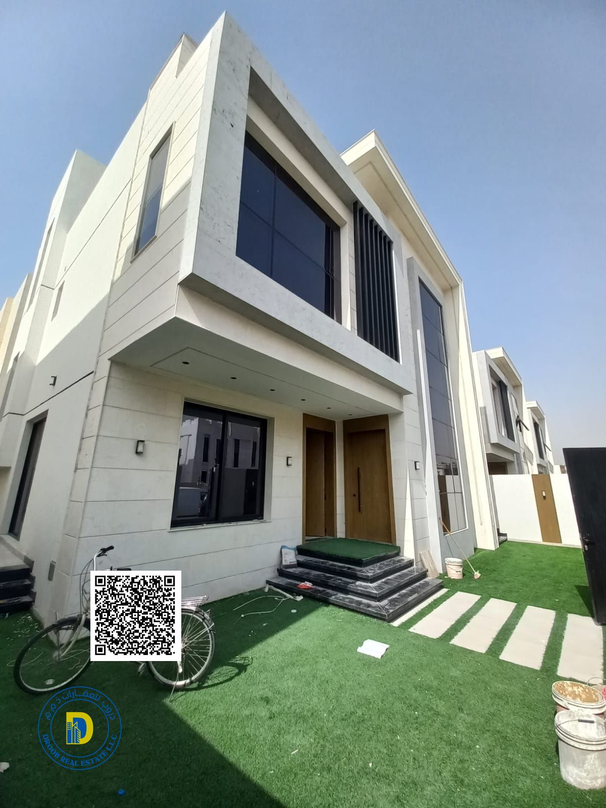 Luxury villa for rent in Al Zahia, 5 bedrooms, swimming pool and roof, at a competitive price