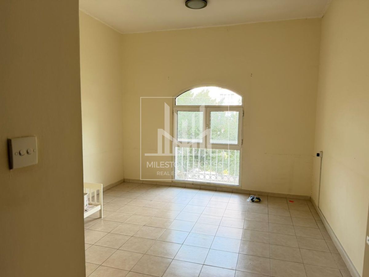 PRIME LOCATION | UNFURNISHED | VACANT