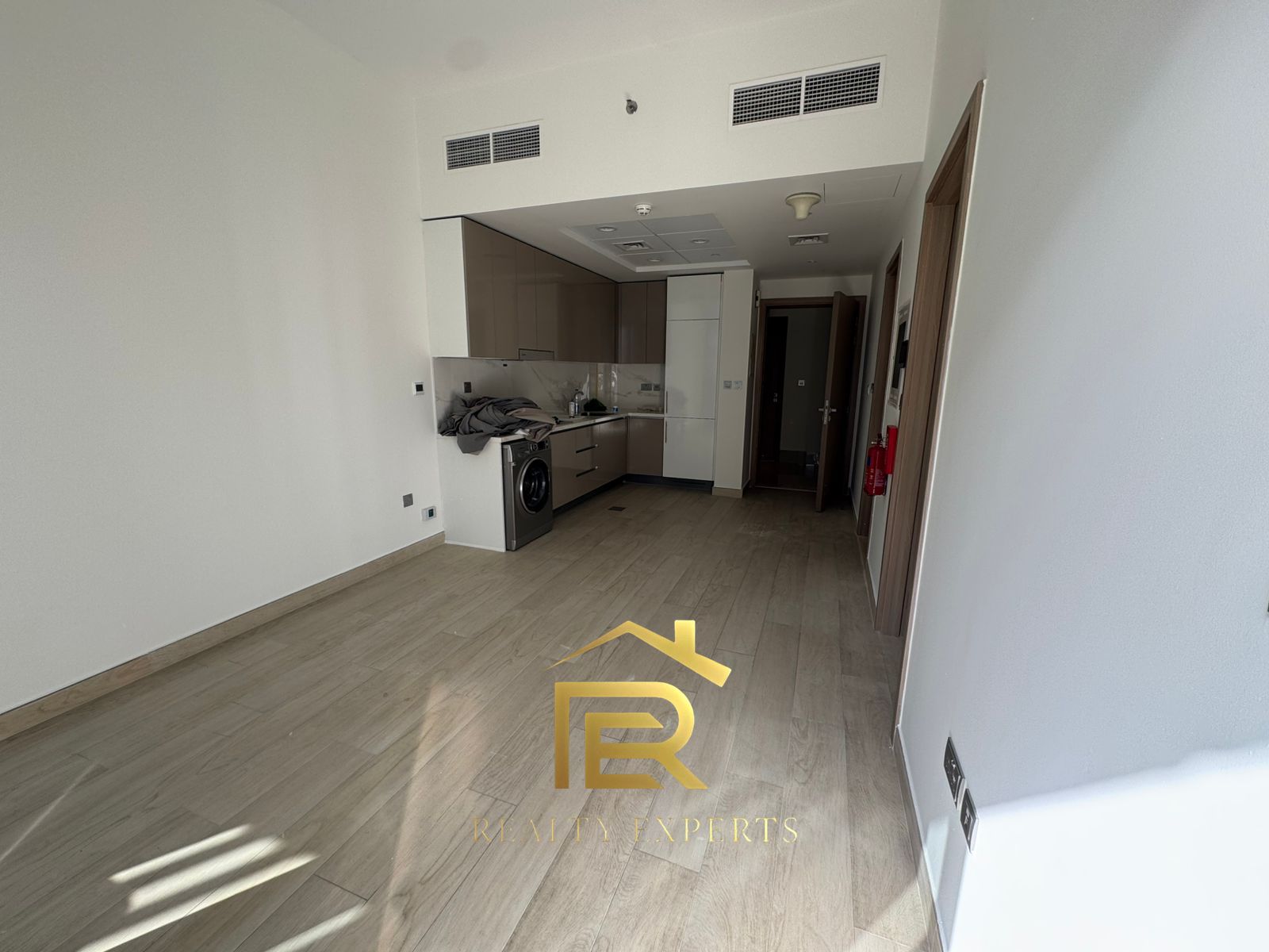 Modern 1BR Apartment in Meydan | Pool View