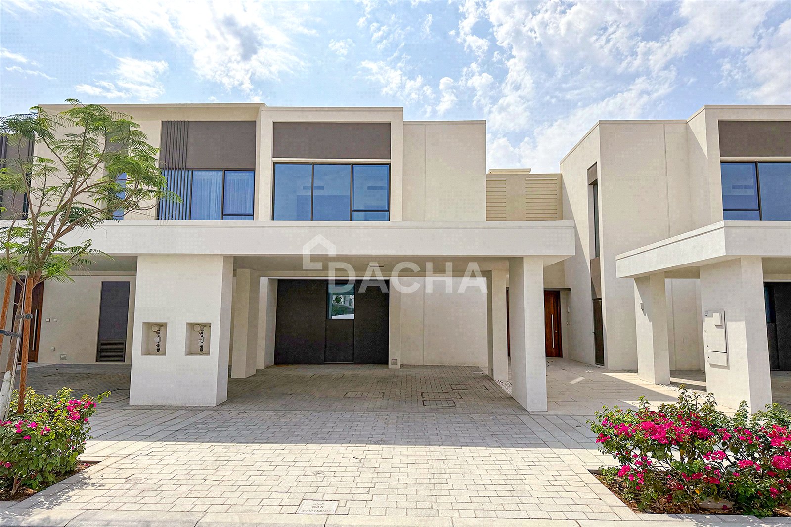 Single Row | Prime Location | Walk to Golden Beach