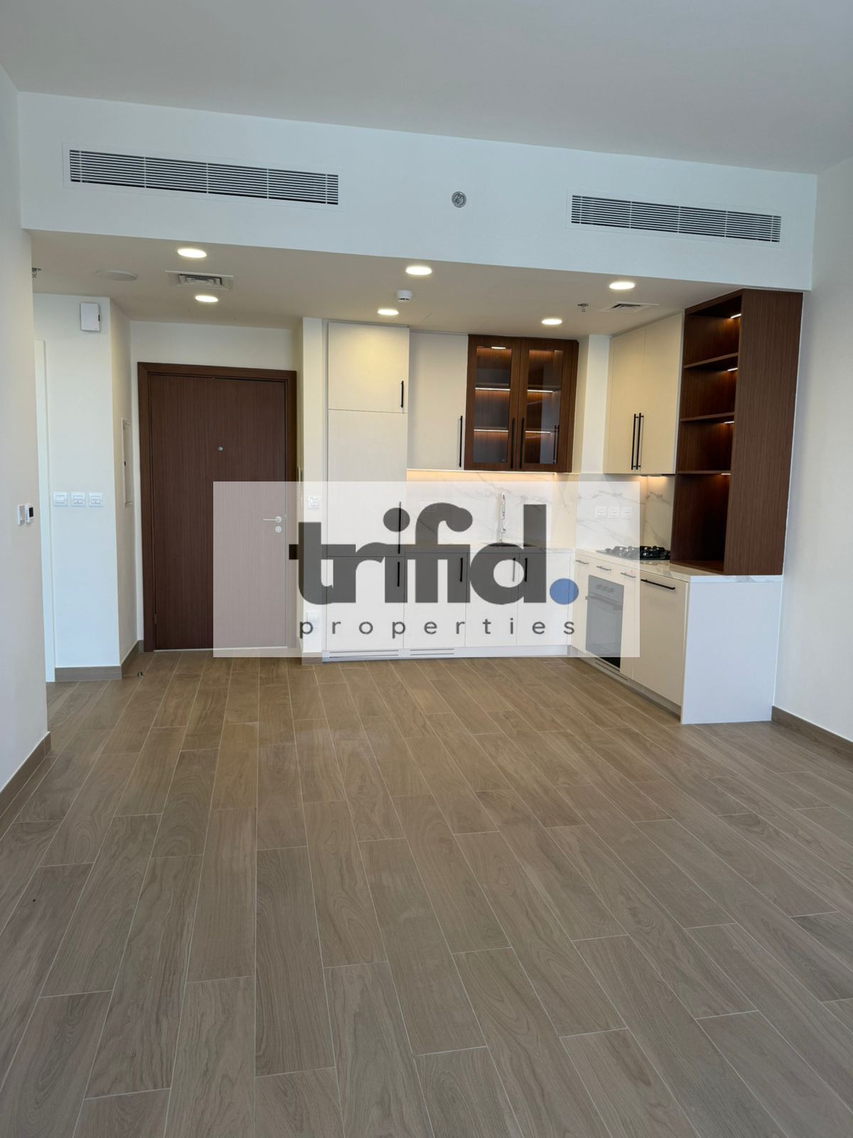 READY TO MOVE | BRAND NEW | SPACIOUS LAYOUT