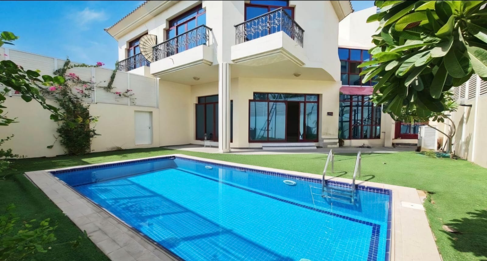 Spacious and Bright 4 bedroom villa with private pool
