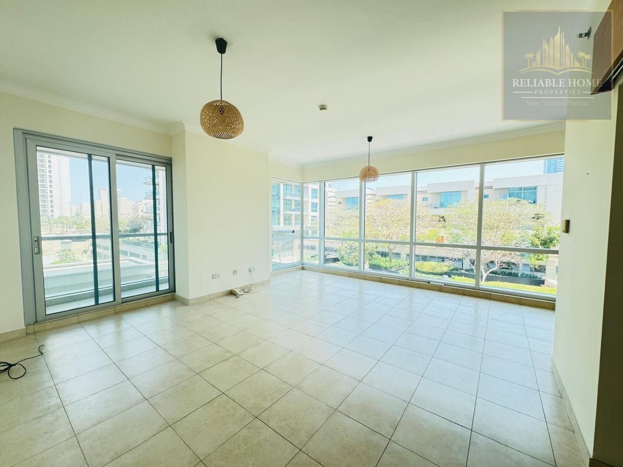 Pool & Golf Course View I Bright & Spacious I Vacant