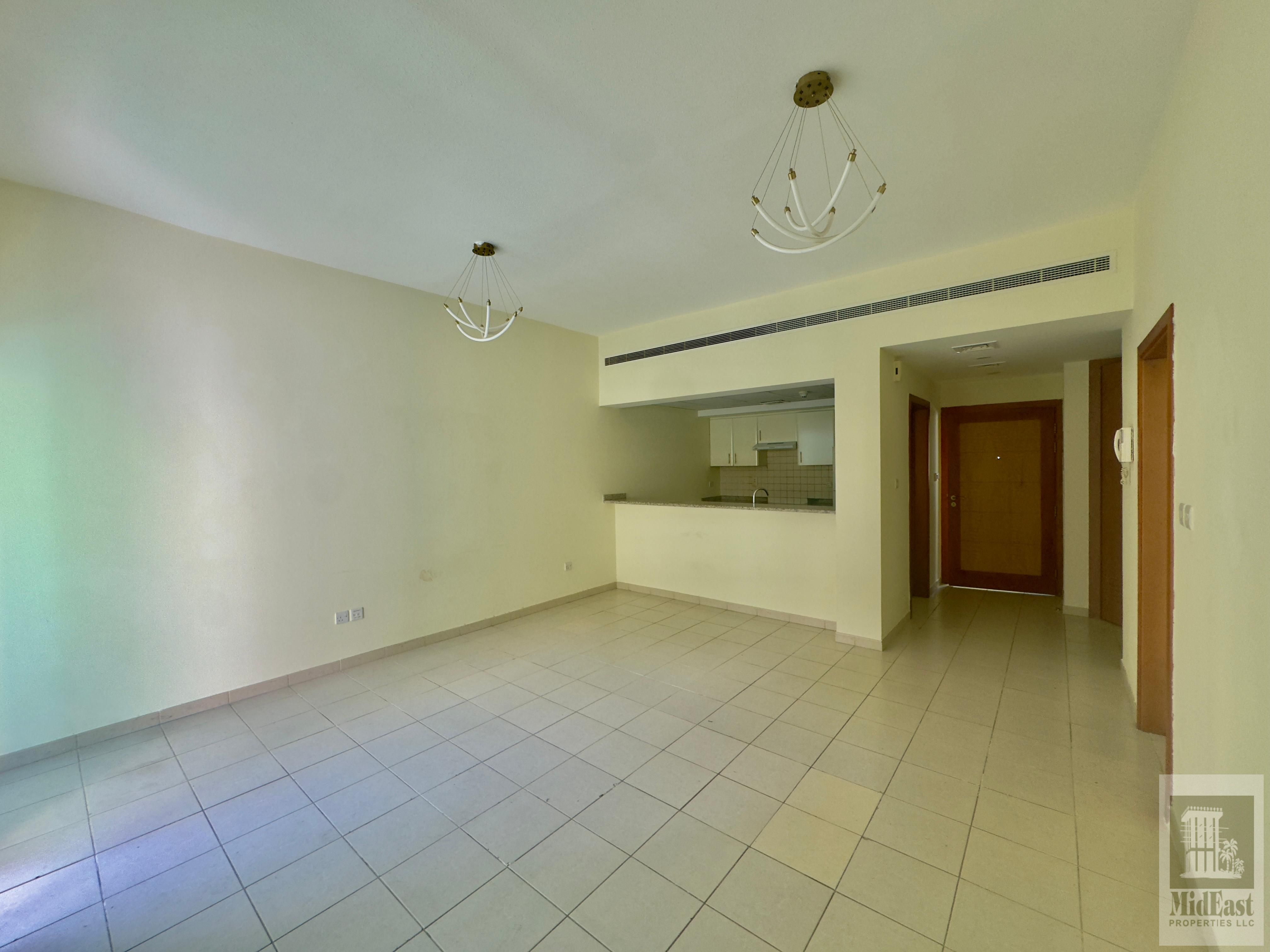 WELL MAINTAINED | CHILLER FREE | VACANT