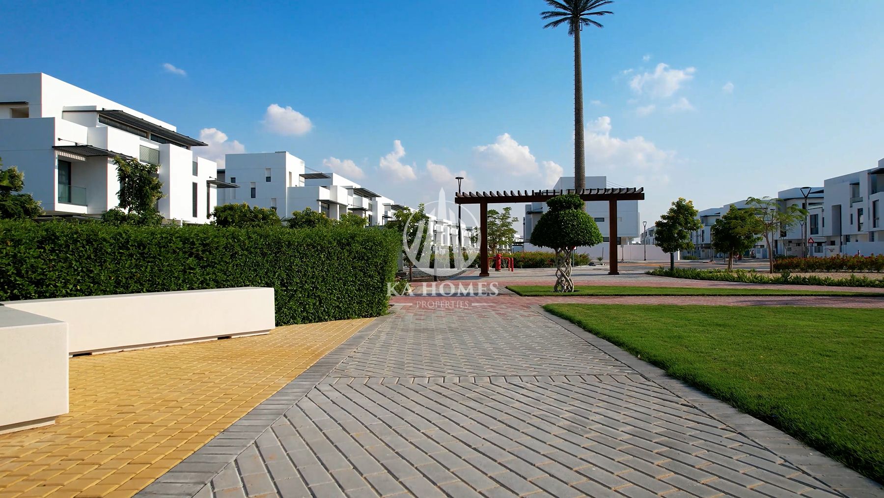 Ready-to-move-in villa. . . Brand new. . . First occupants. . . Villas available with very attractive installment plans. . . Registration fees waived
