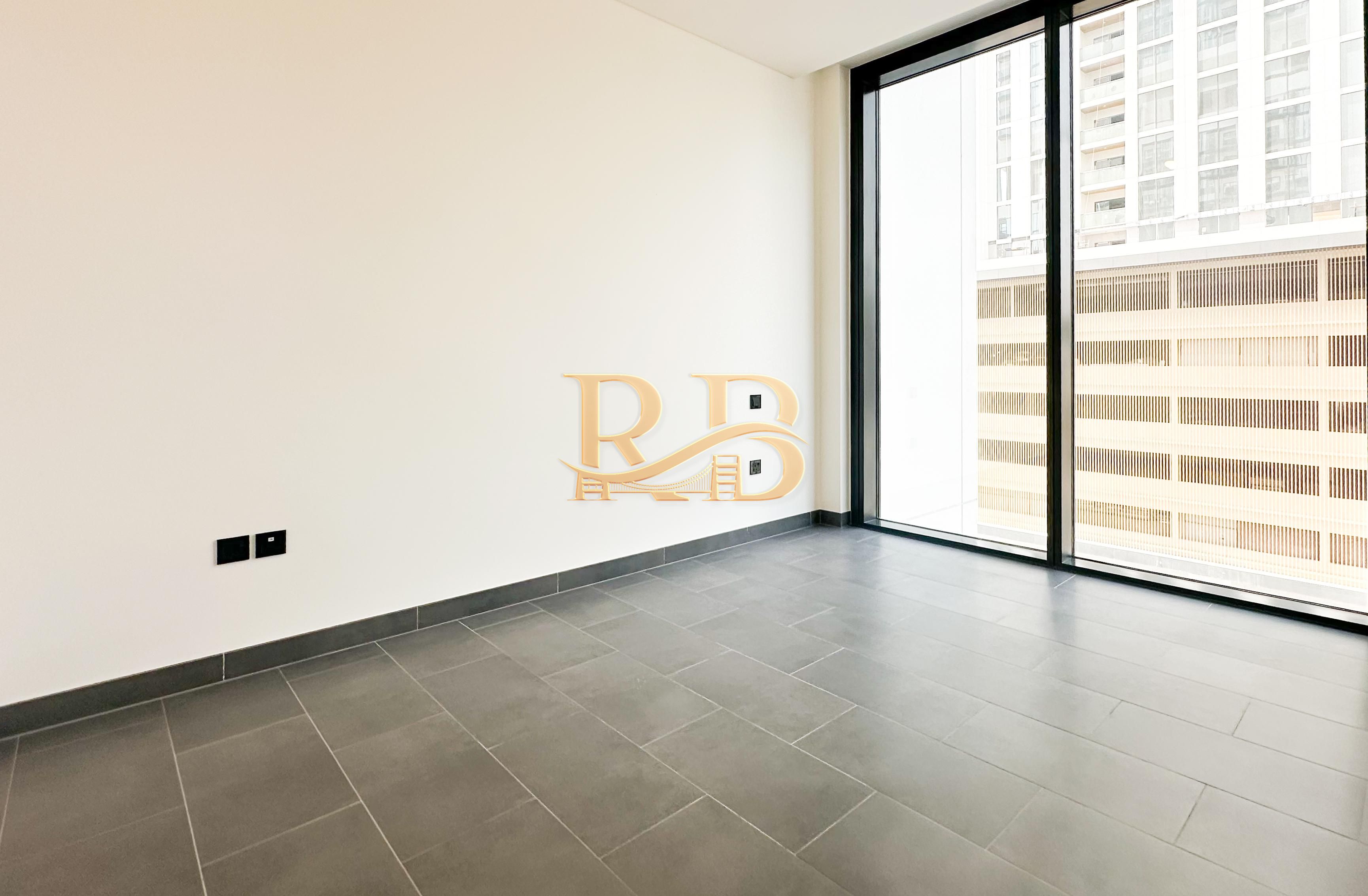 Spacious 2 bedroom apartment/ Big store room/ community view