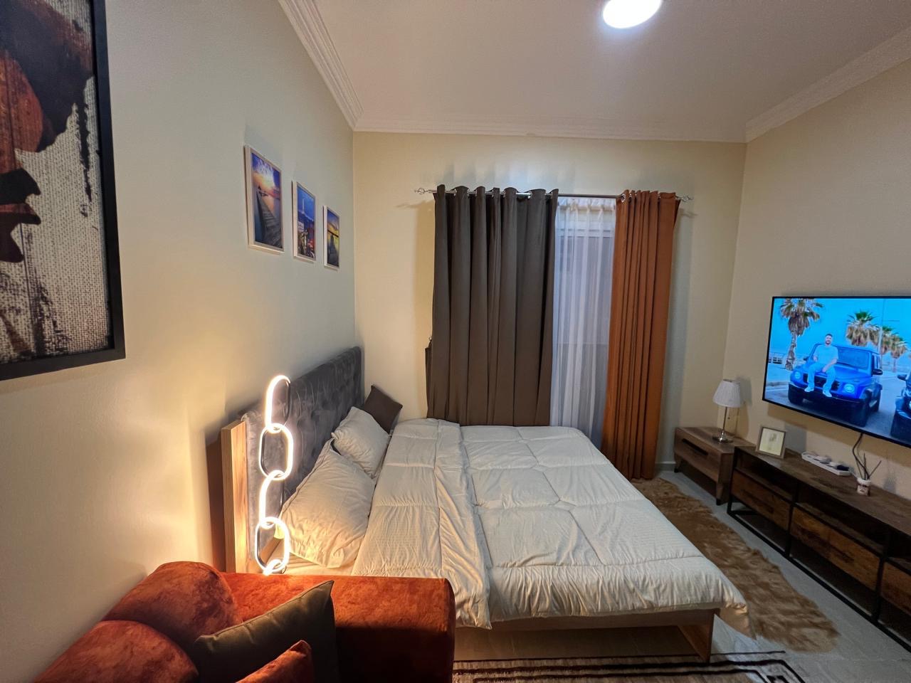 "Eye-catching" "Directly on Ajman Corniche: Hotel studio with new furnishings | All bills and internet included | For families only
